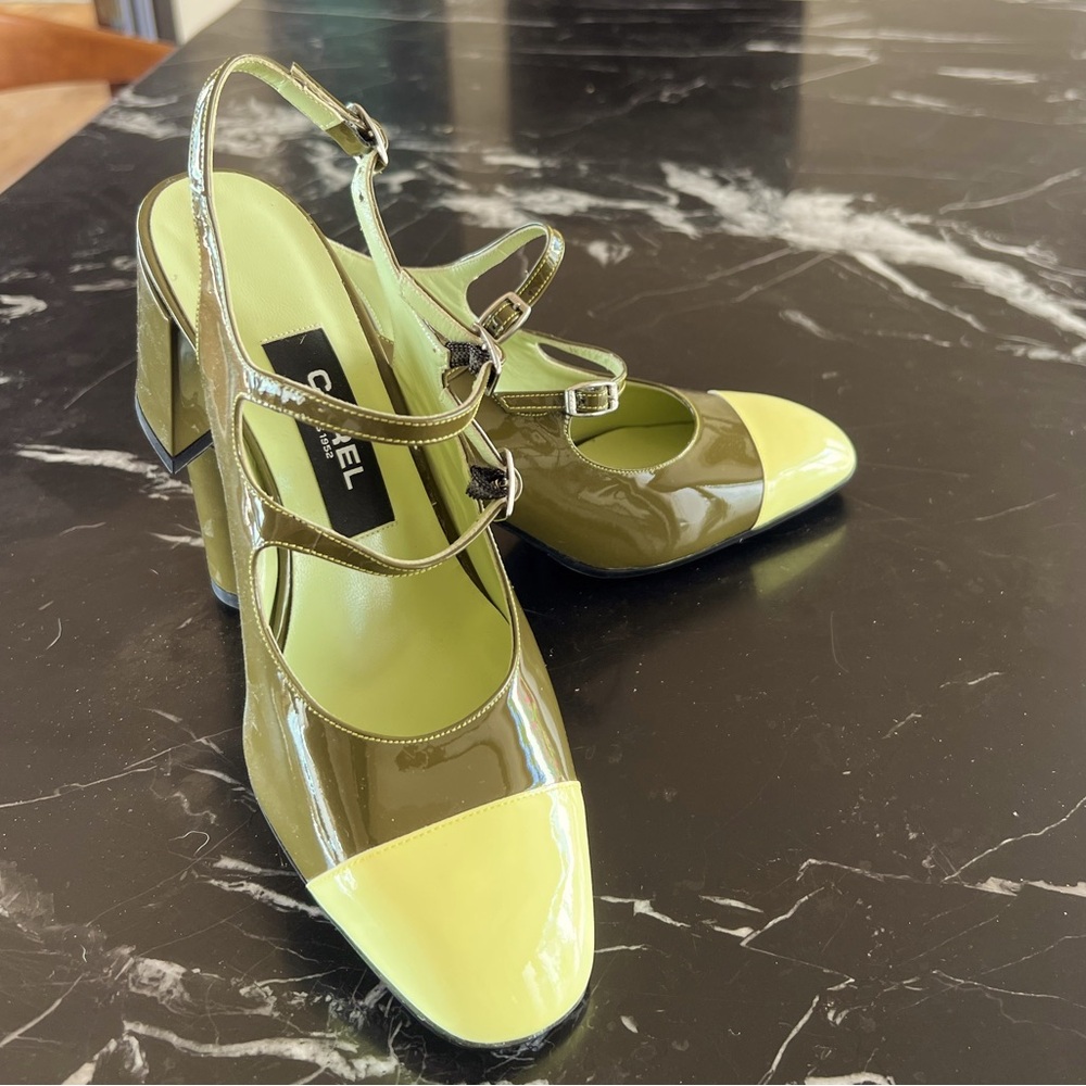 Carel Paris Alice Mary Jane’s - size 38.5 - NWOT
